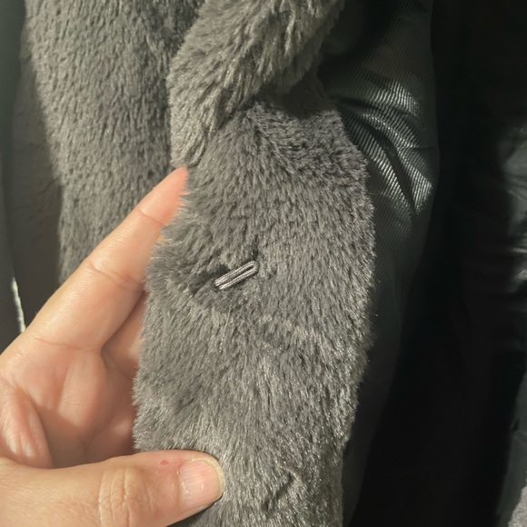 Avec Les Filles Remsen Faux Fur Coat - Picture 9 of 12